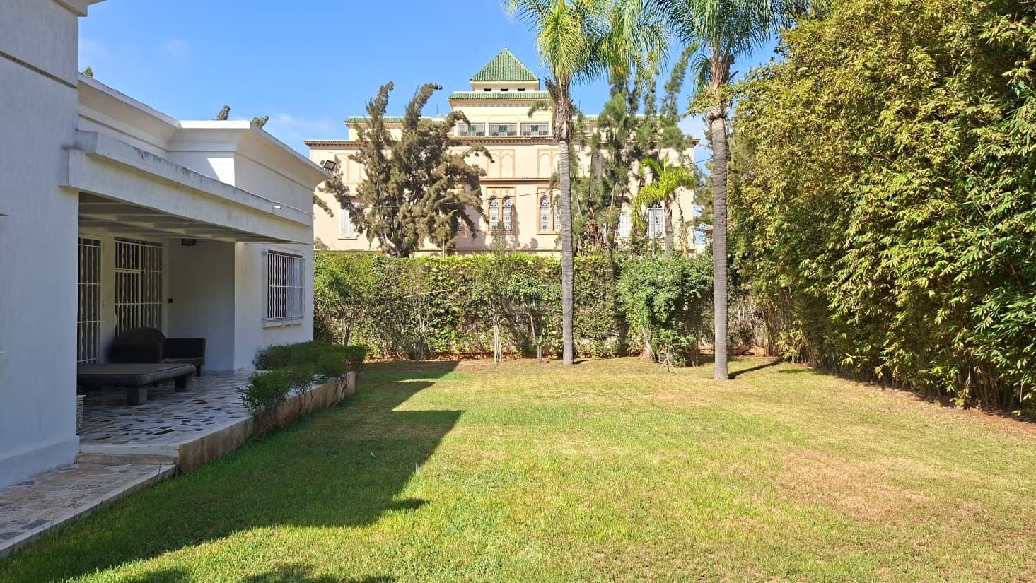 Villa plain pied 1207 m² 4 chambres sud