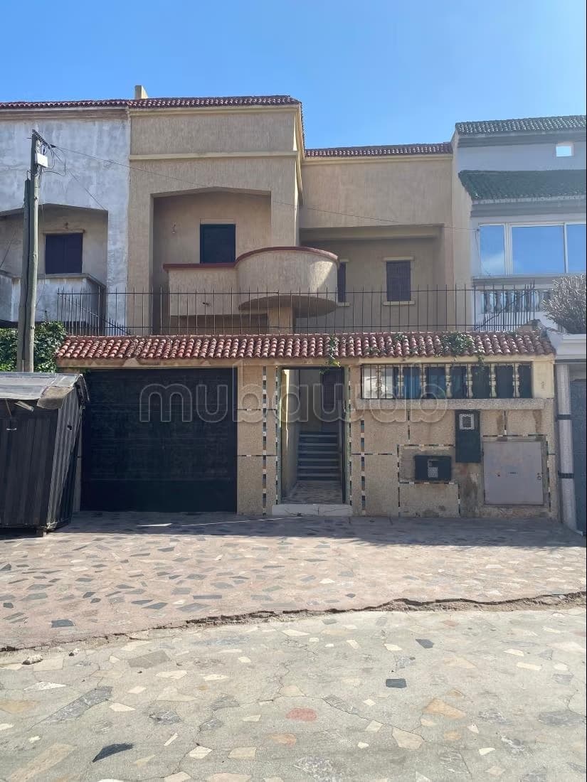 Villa dans quartier résidentiel et calme à Hay Chrifa