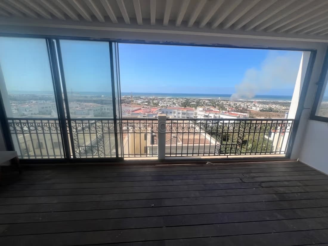 Location d'un appartement à Ain Diab. Surface totale 250 m²...