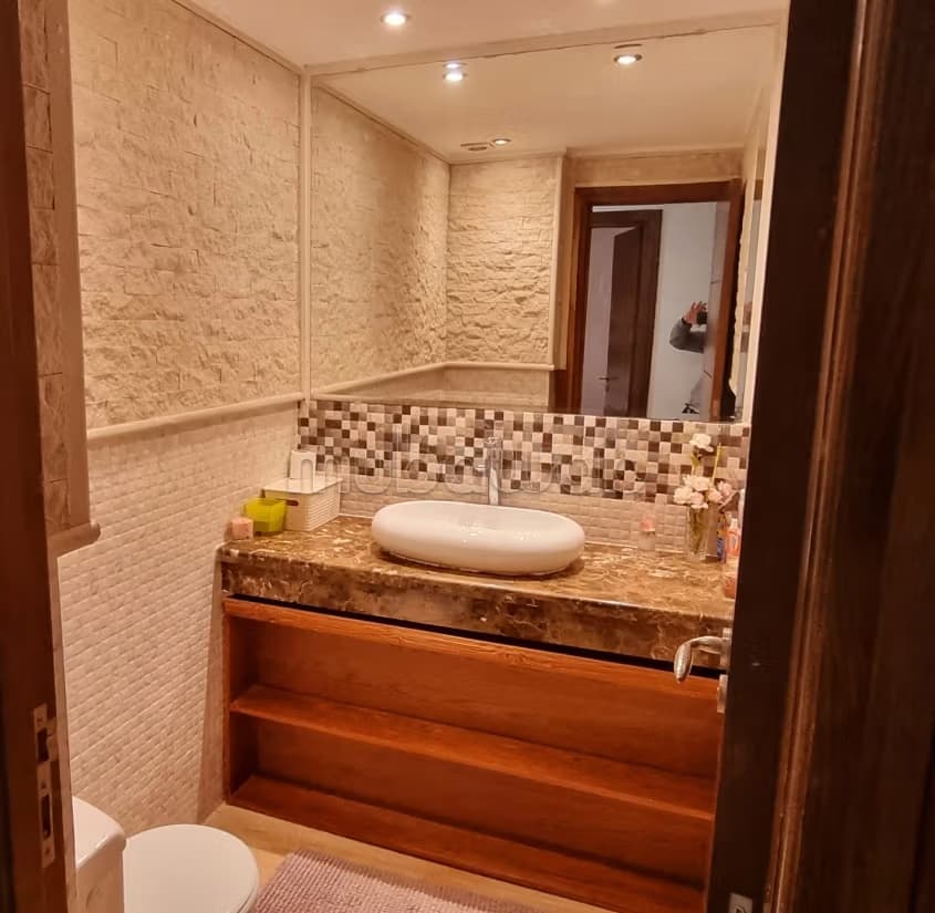 Un belle apparemment a vendre a hay riad