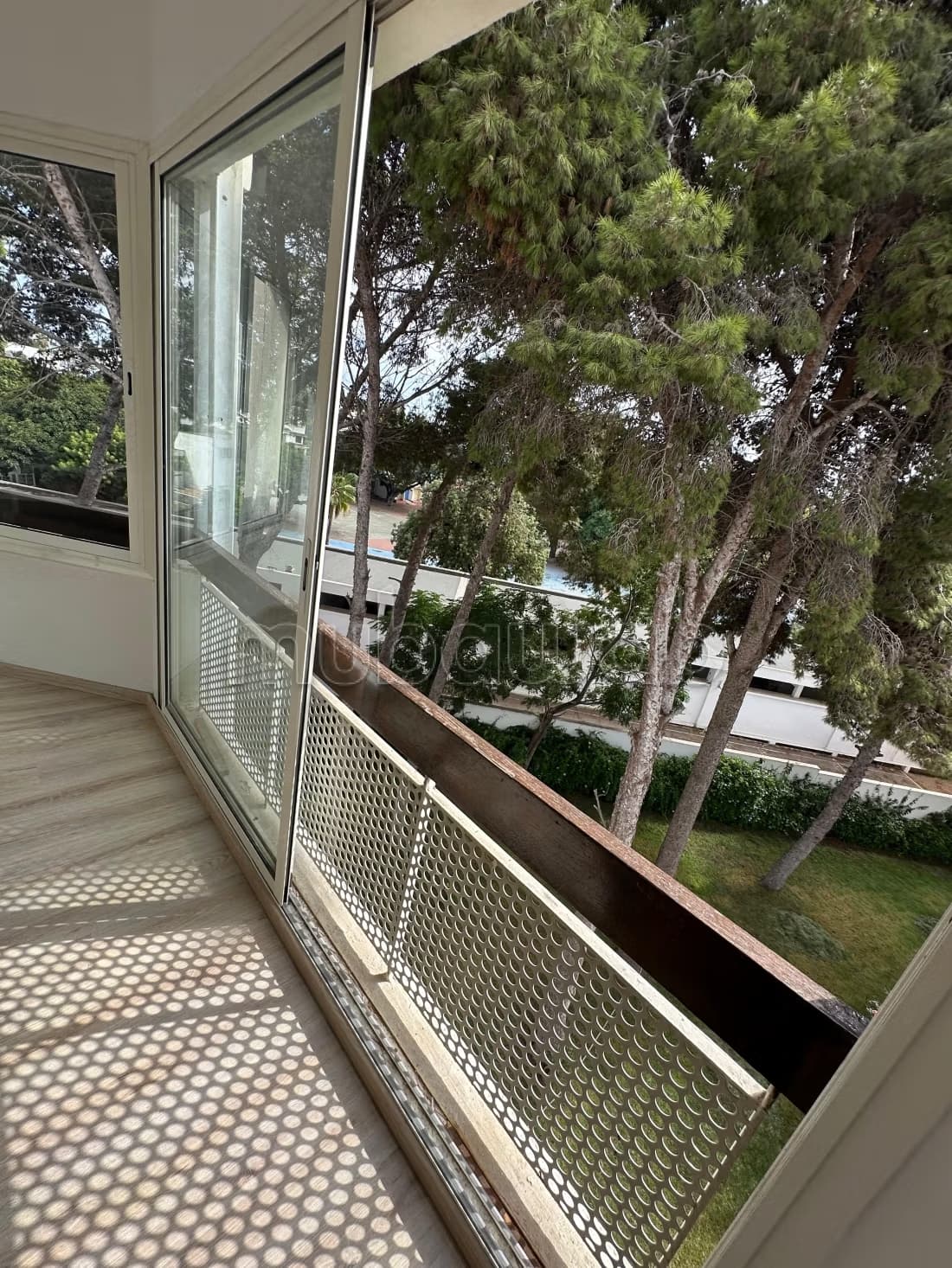 A louer Superbe 3 chambres moderne à Aviation