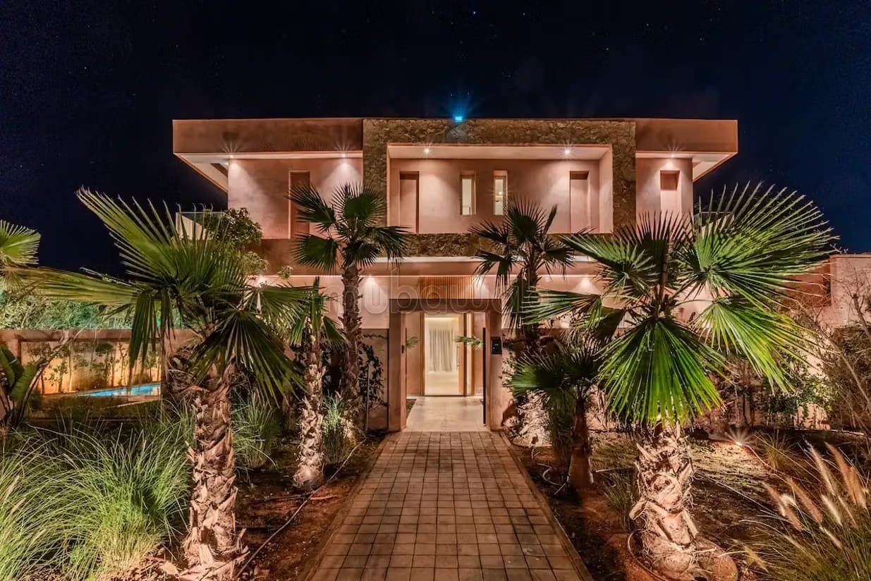 Amelkis 1: Villa neuve à vendre en 5 Chs, Piscine