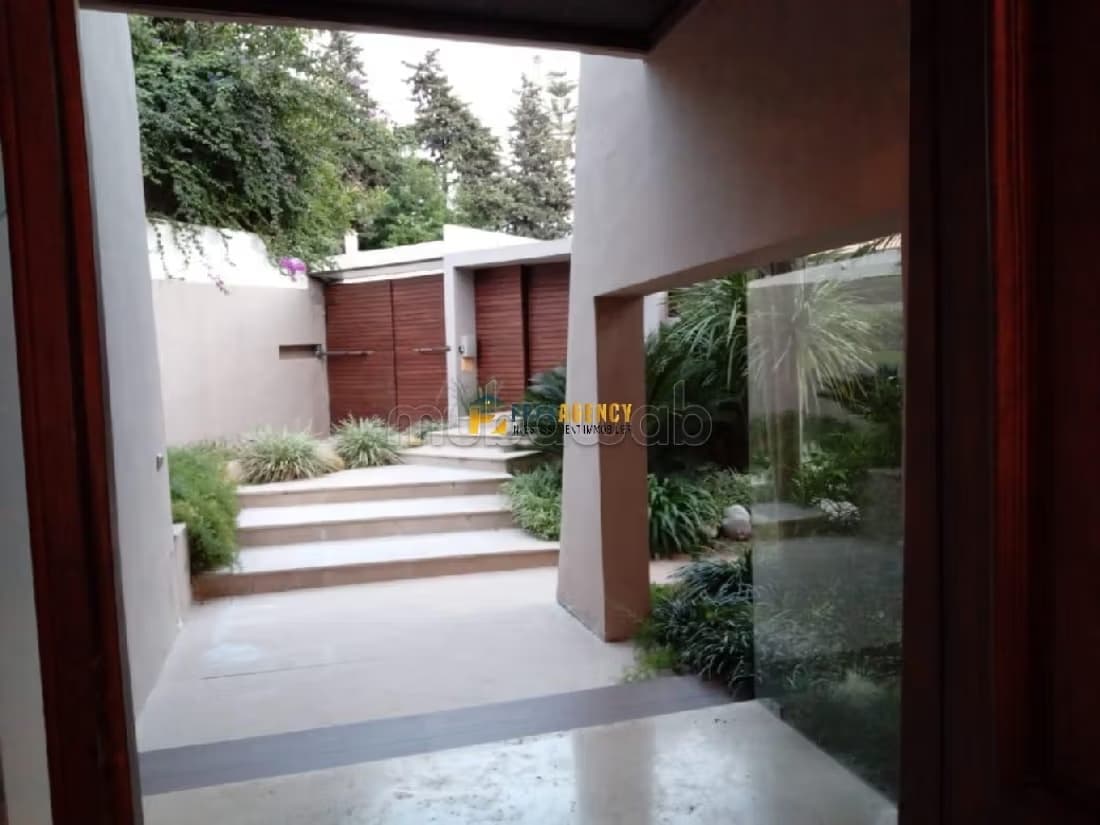 Villa d’Exception à Vendre, 898m²