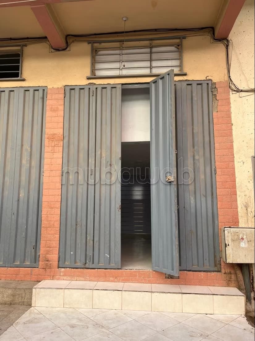 Beau local à vendre à Zouagha. Surface totale 21 m²