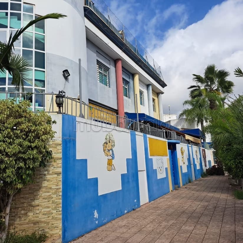 École clé en main à vendre
