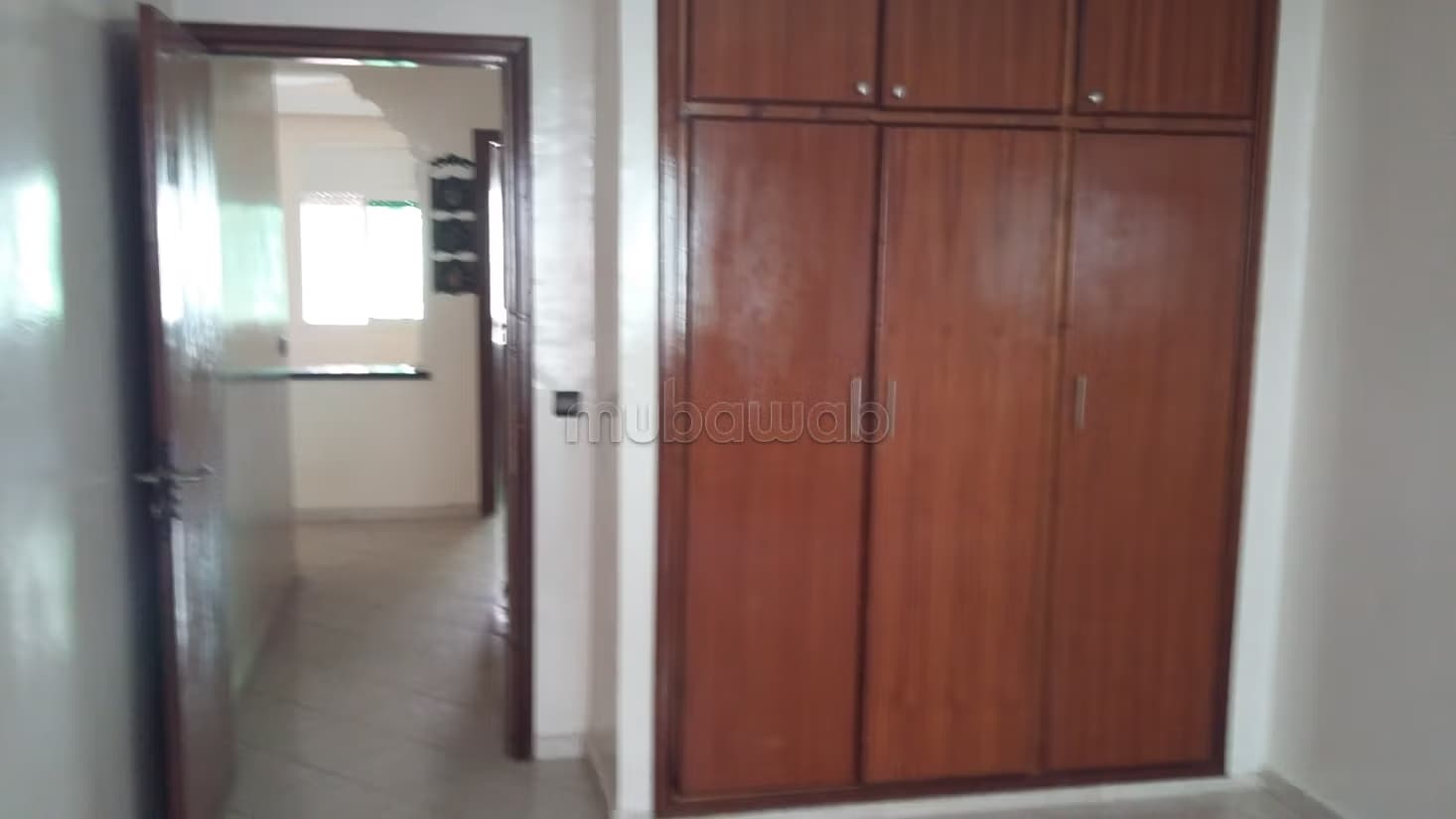 Appartement à vendre à Sidi Hajji. 1 Pièce. Jardin et garage