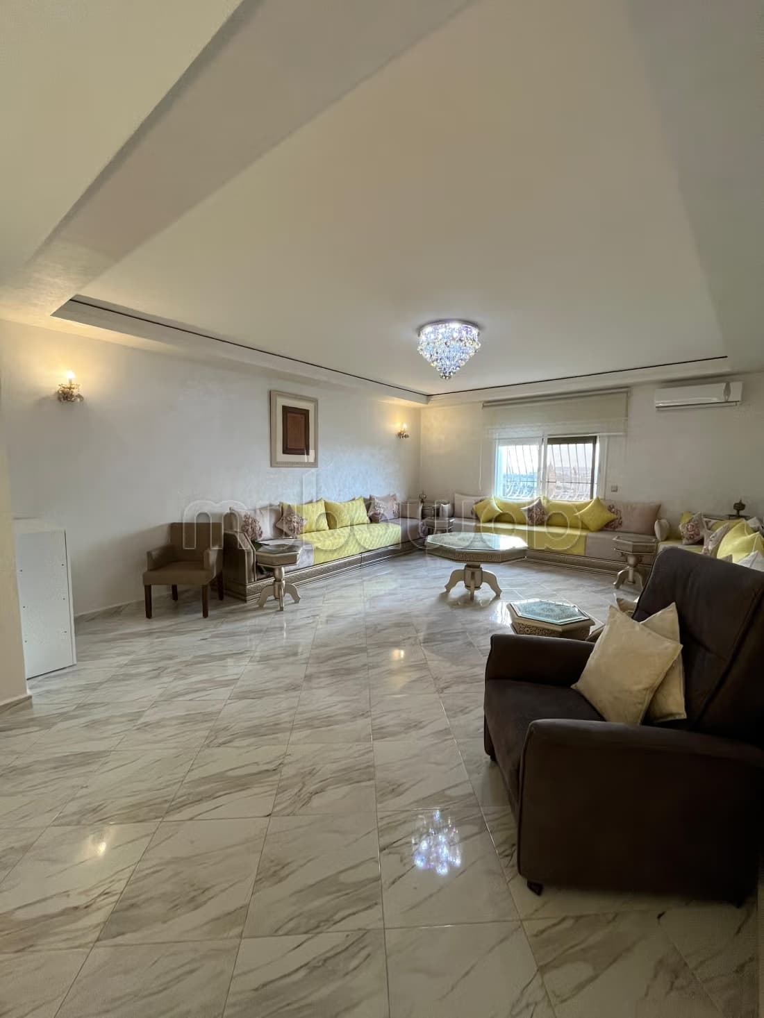 Vend appartement à Hay El Boughaz. Superficie 105 m². Bien m...