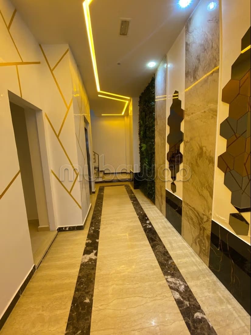Appartement en vente à Aeroport. 4 chambres. Meublé
