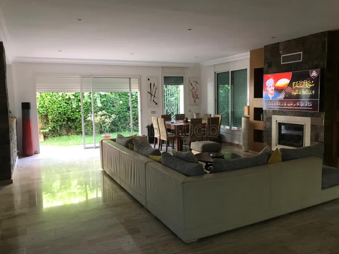 Villa de Prestige au Quartier du Soleil