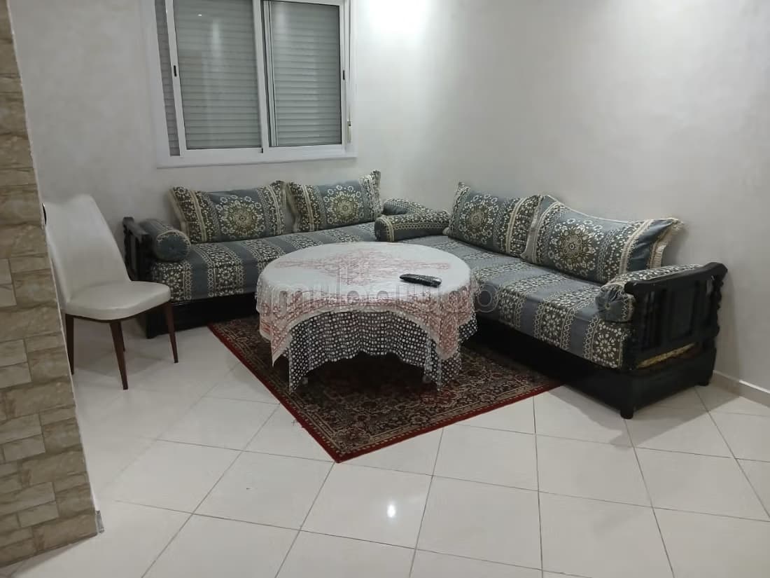 Appartement à louer à Oulad Wjih. 4 pièces. Bien meublé