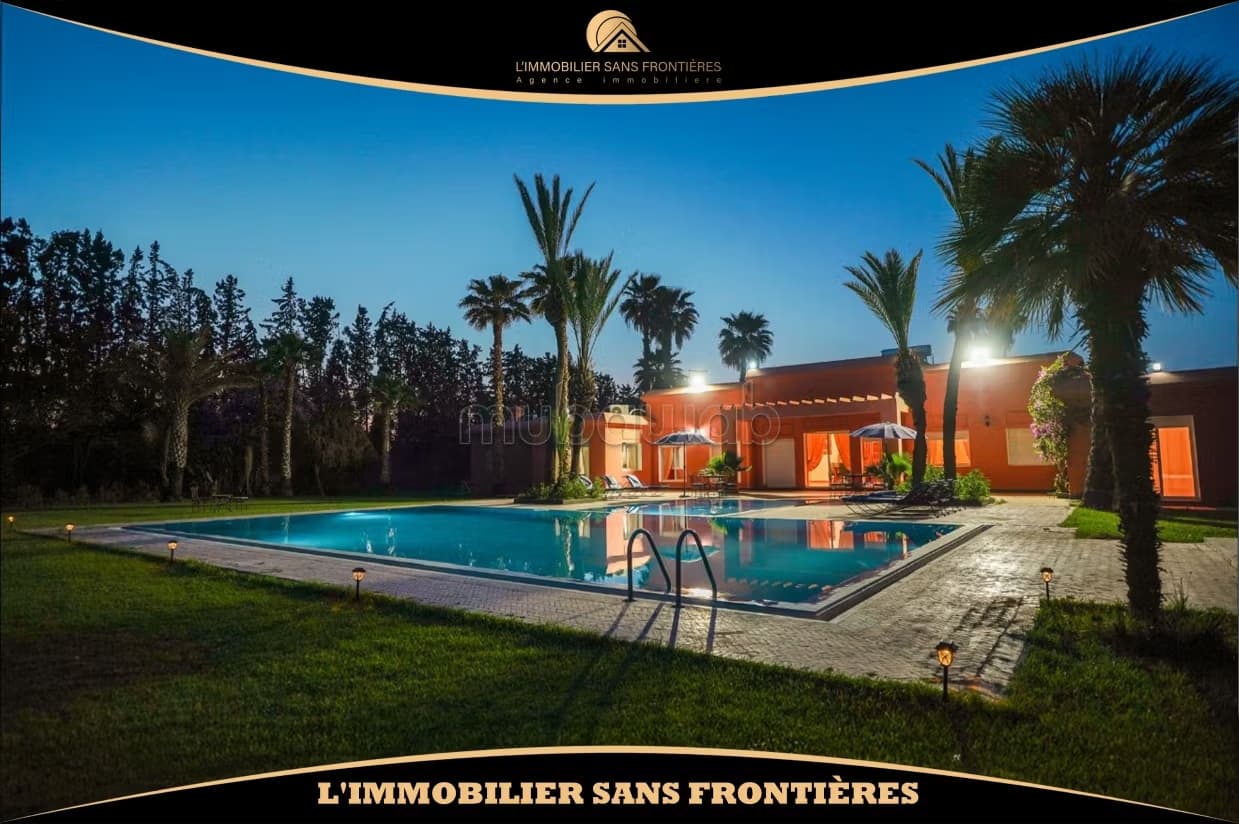 Villa meublée à louer à Route de Fès, Marrakech — 2 piscines...