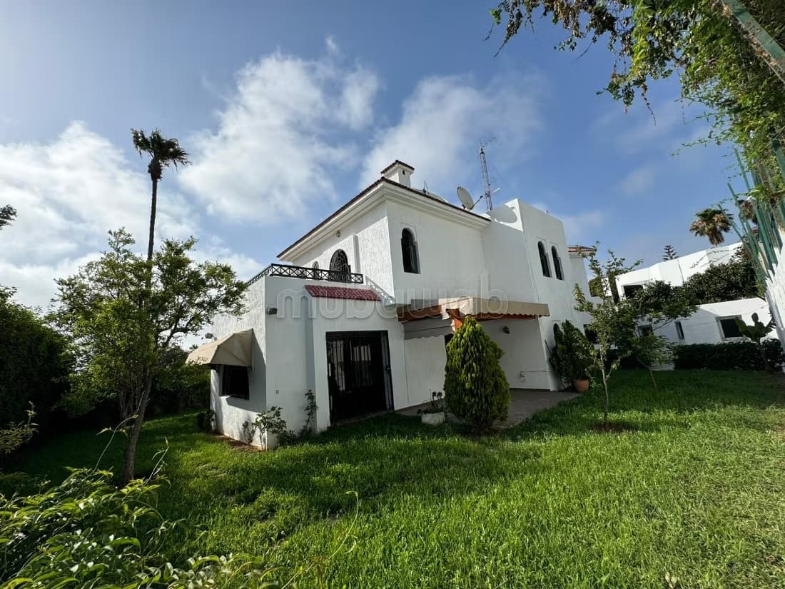 Villa rénovée à usage professionnel
