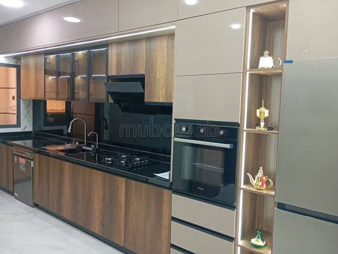Vente d'un bel appartement à Marjane. 8 pièces