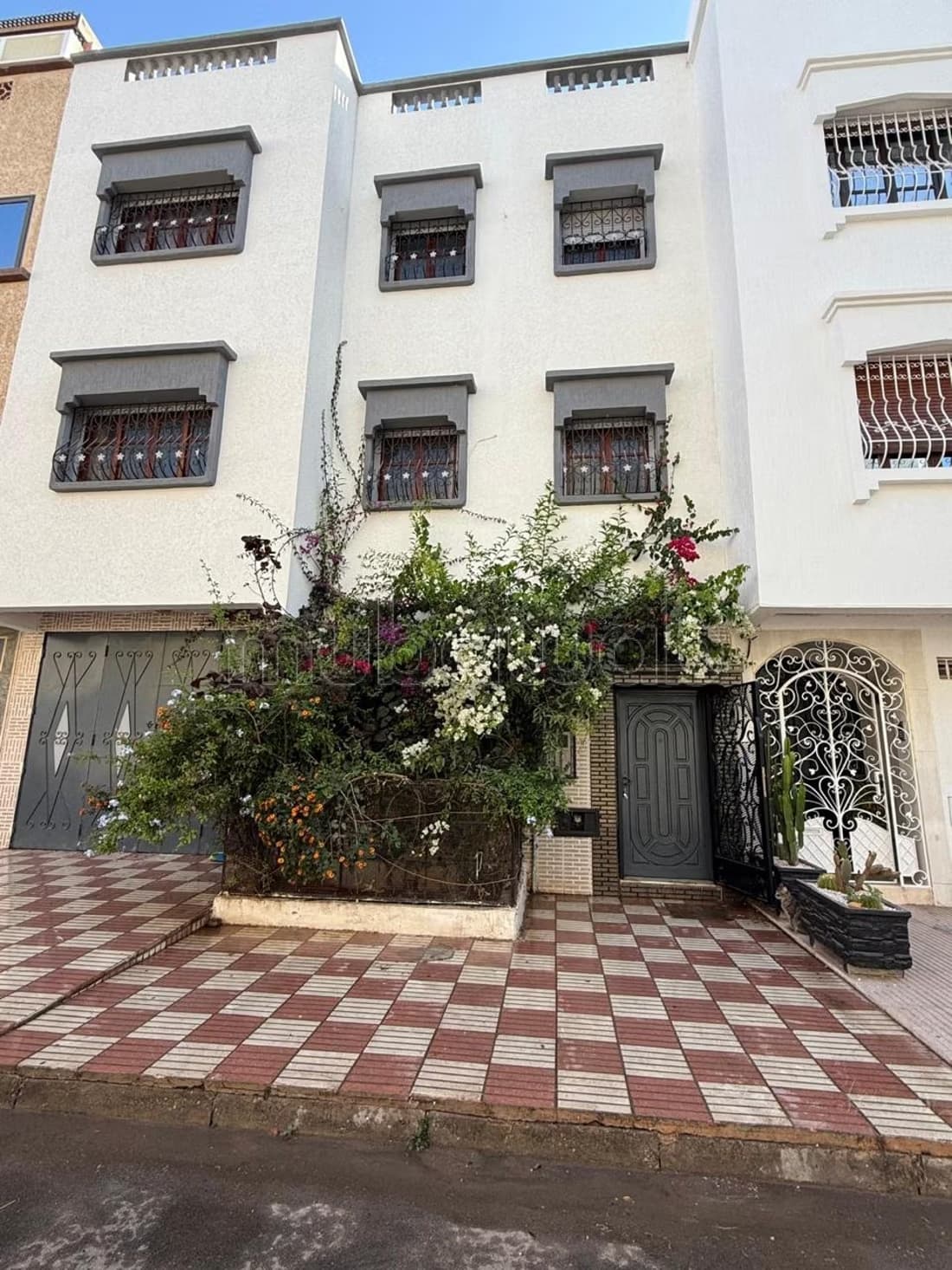 Appartement à vendre à Hay Houda. 7 pièces. Salon typique ma...
