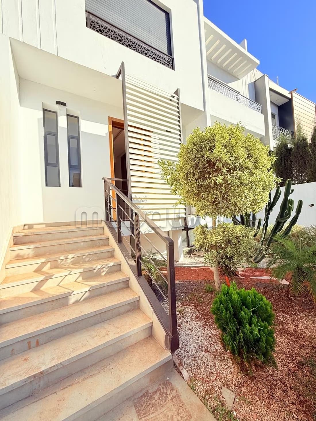 Villa neuve dans une résidence ferrmée