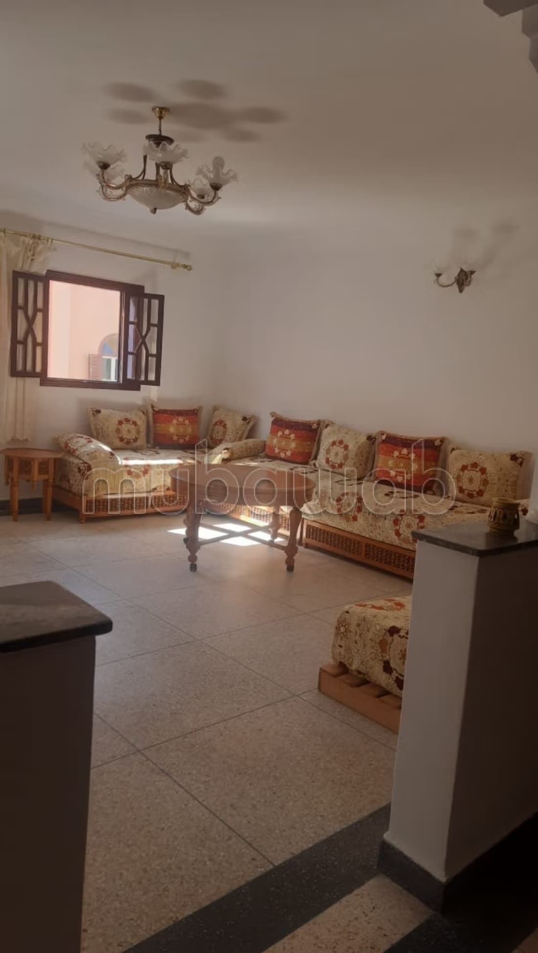 Louez cet appartement à Nouvelle Ville. 3 grandes pièces. Sa...