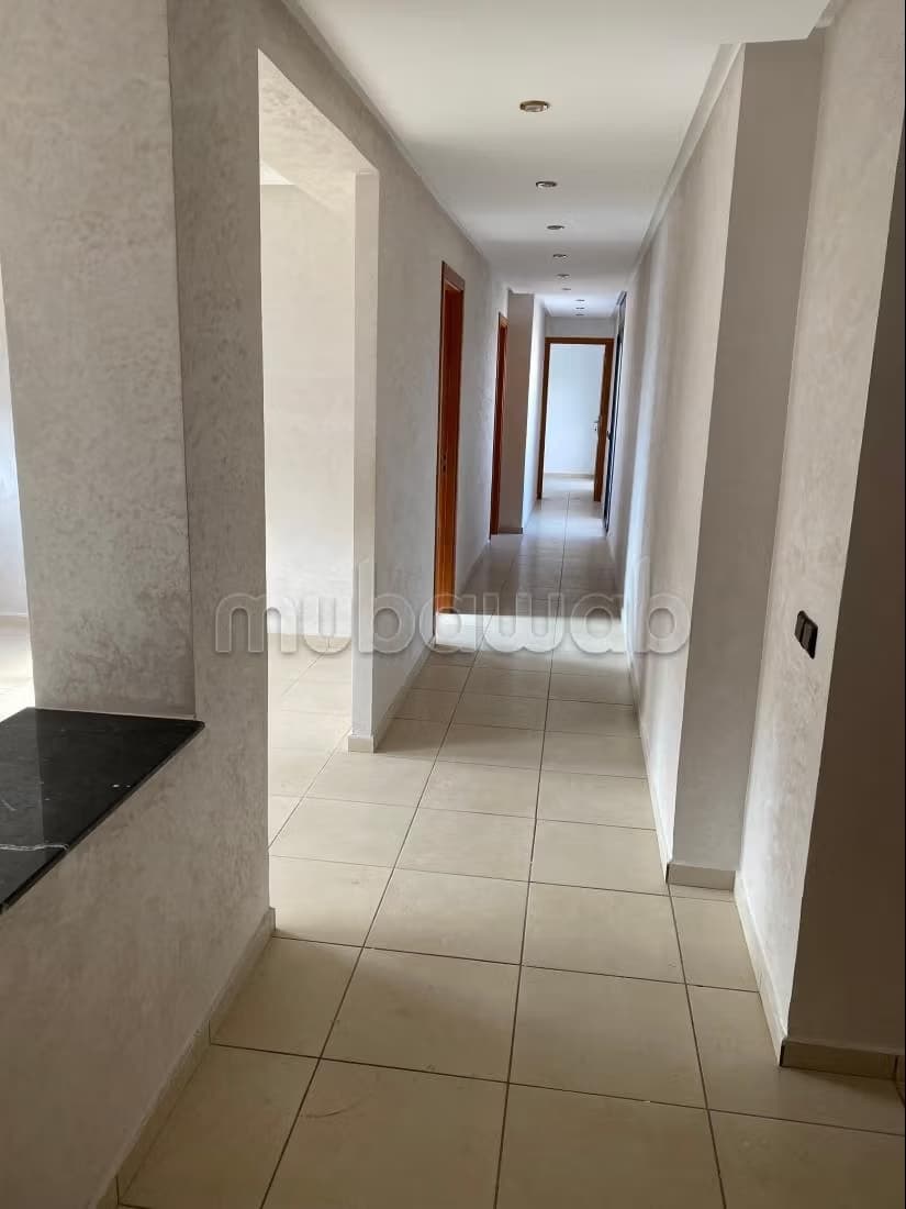 Vente d'un bel appartement à Bouchouk. Surface de 119 m². As...
