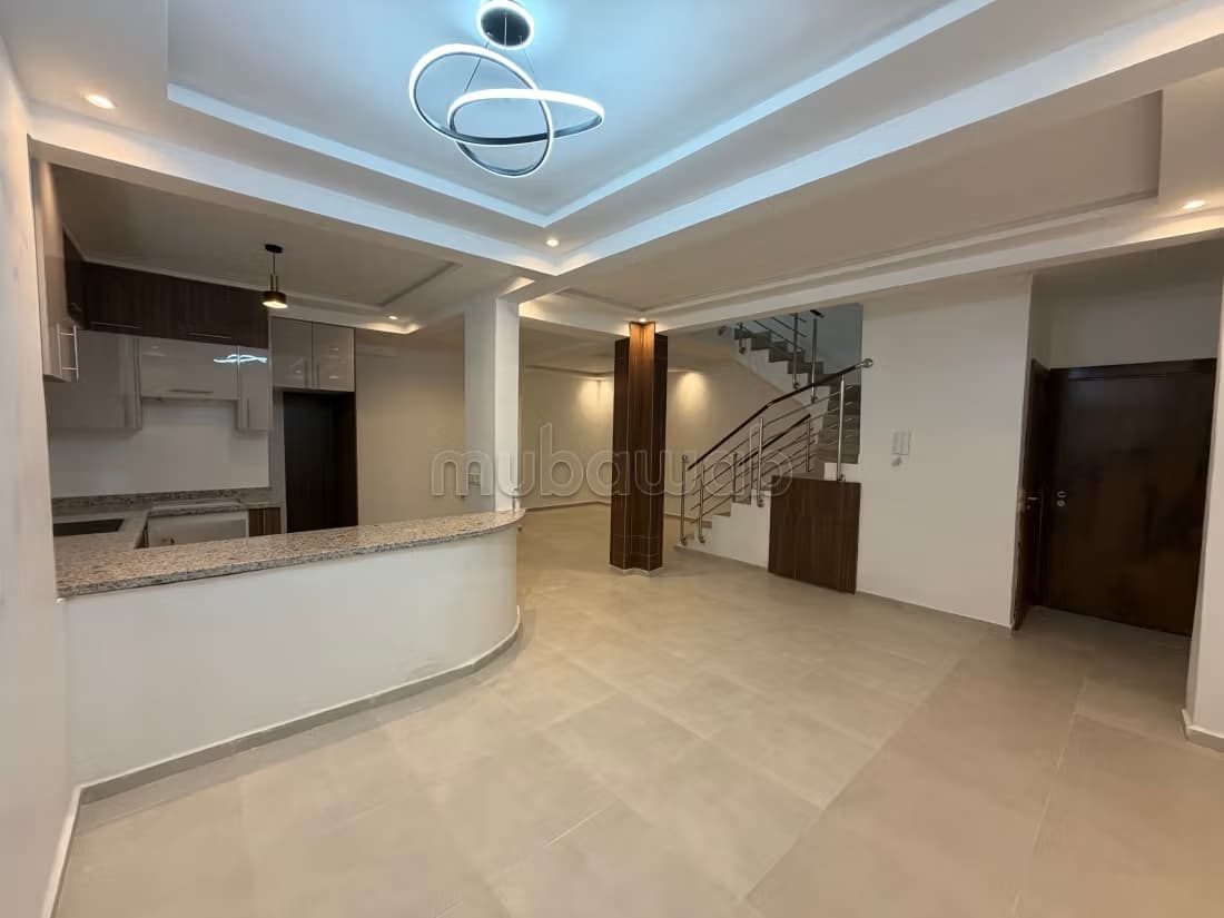Joli duplex 3 chambres vide Neuf à Chrifia