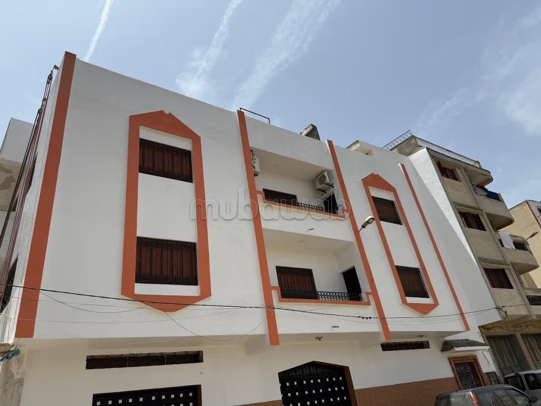 Très belle maison en vente à Wilaya. Surface totale 147 m²...