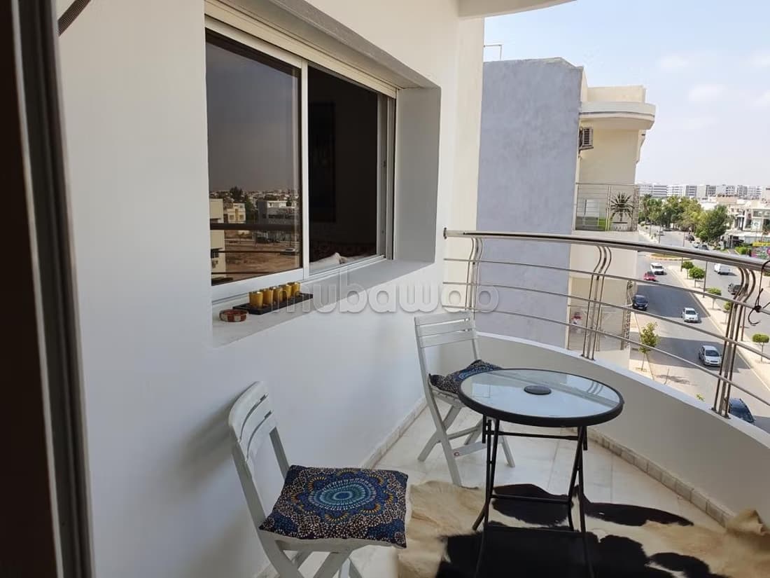 Vend appartement à Ain Amiyer. 5 pièces confortables. Cuisin...