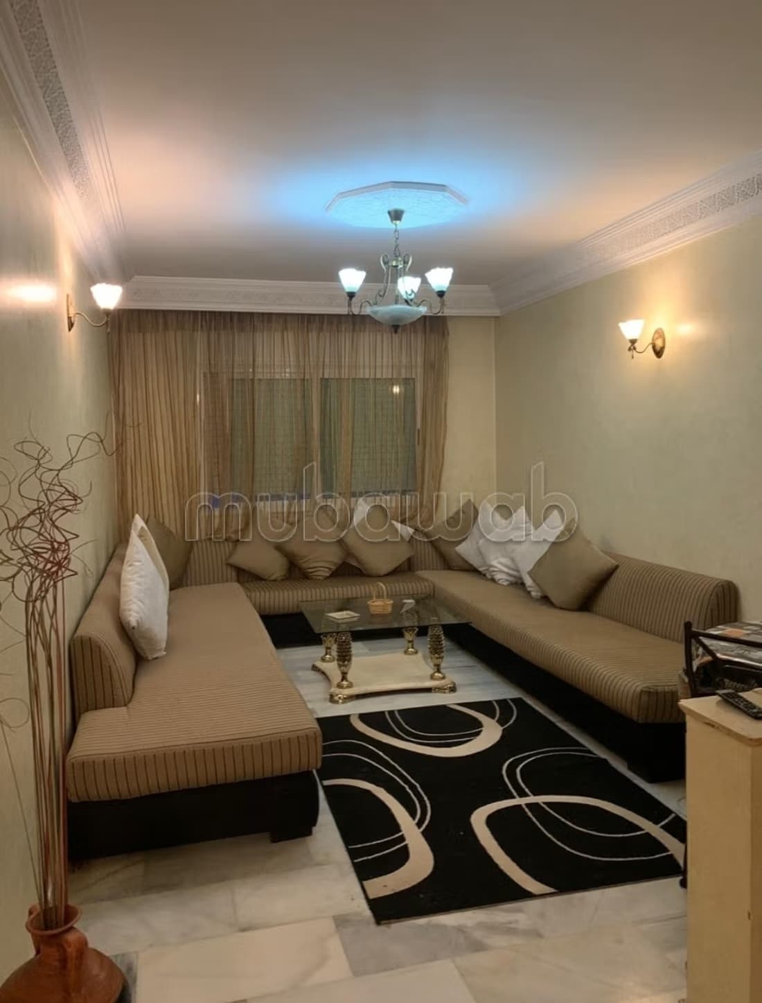 Location d'un appartement à La Siesta. Superficie 86 m². Meu...