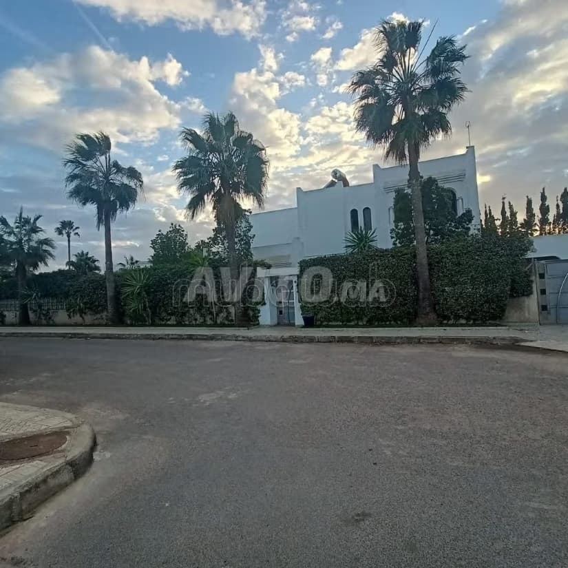 Splendide villa à vendre à Cheminoits. 3 grandes pièces. T...