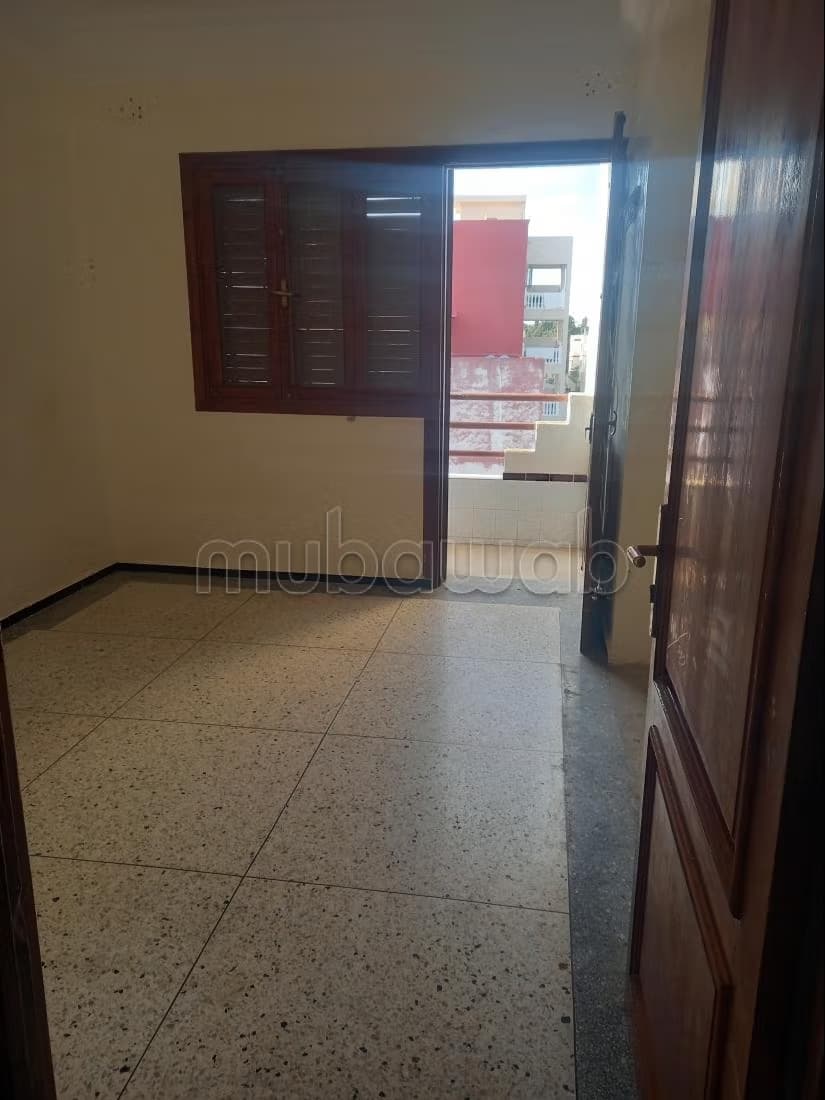 Location d'un appartement à Touabel. Surface totale 140 m²