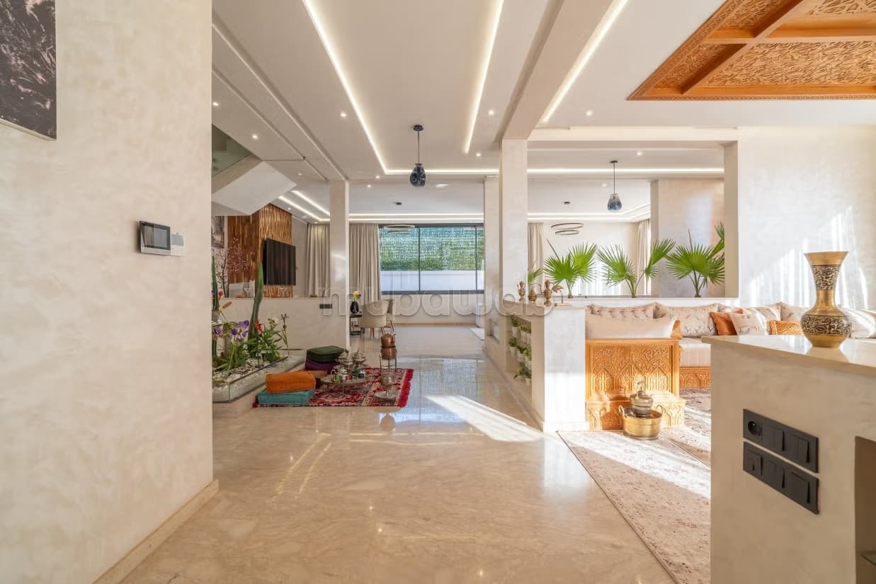 Somptueuse villa à louer à Route de l'Ourika. 10 pièces. Cl...