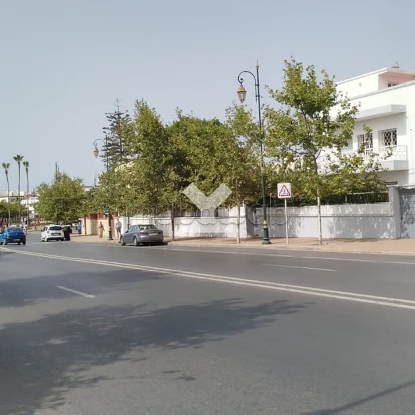 Villa à Vendre de 568.0 m² à Rabat, El Youssoufia