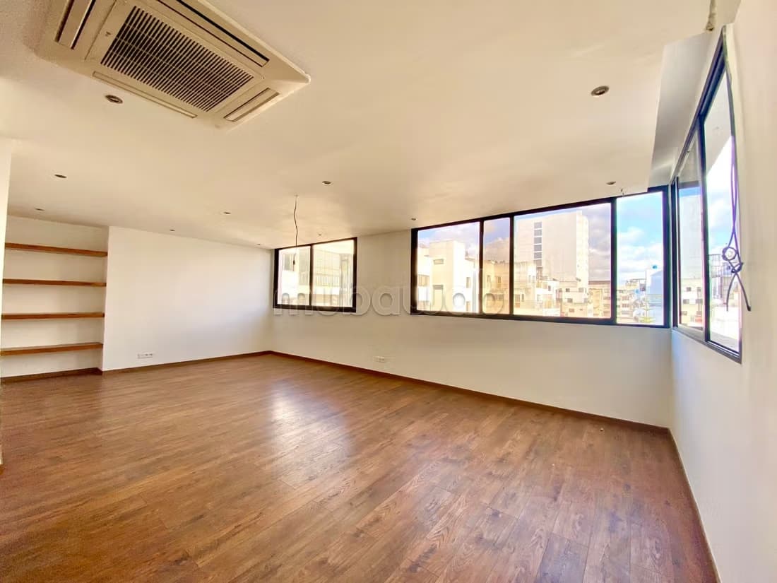 Plateau de bureau 150 m² Racine
