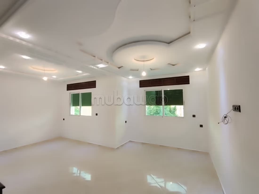Louez cet appartement à Touilaa Foqia. Surface de 135 m². Bi...