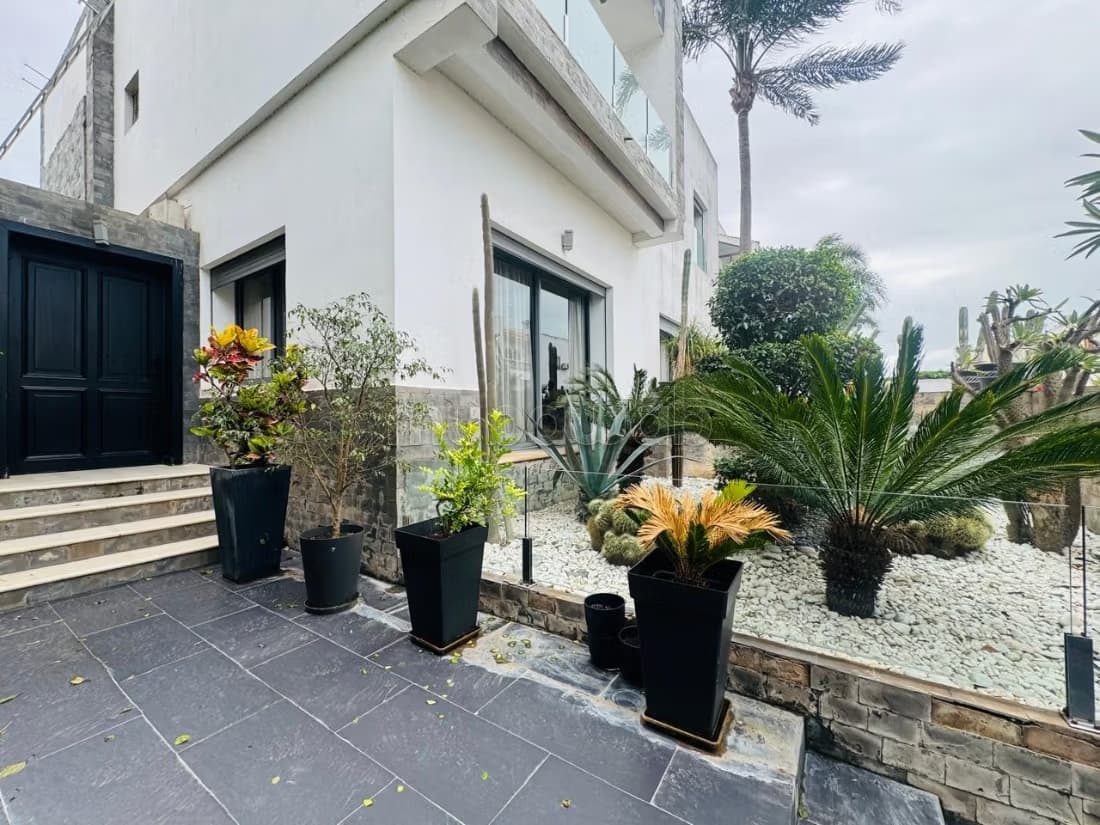 Villa ain diab à la location meublée moderne