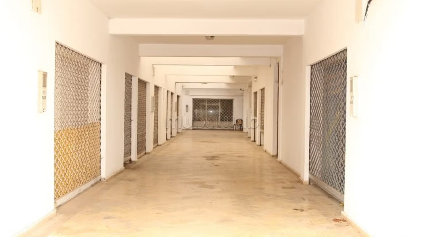 Local commercial à louer à Hay Massira. Surface de 15 m². Pr...