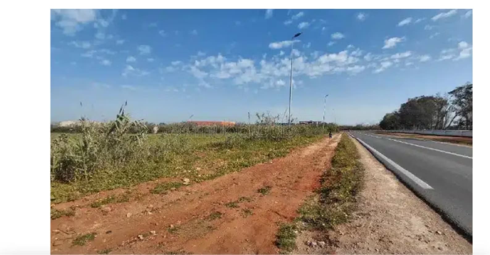 Vente de terrain à Zone industrielle. Surface totale 8600 m²
