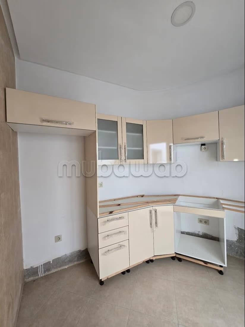 Bel appartement à vendre à M'Diq. 2 pièces confortables. Por...