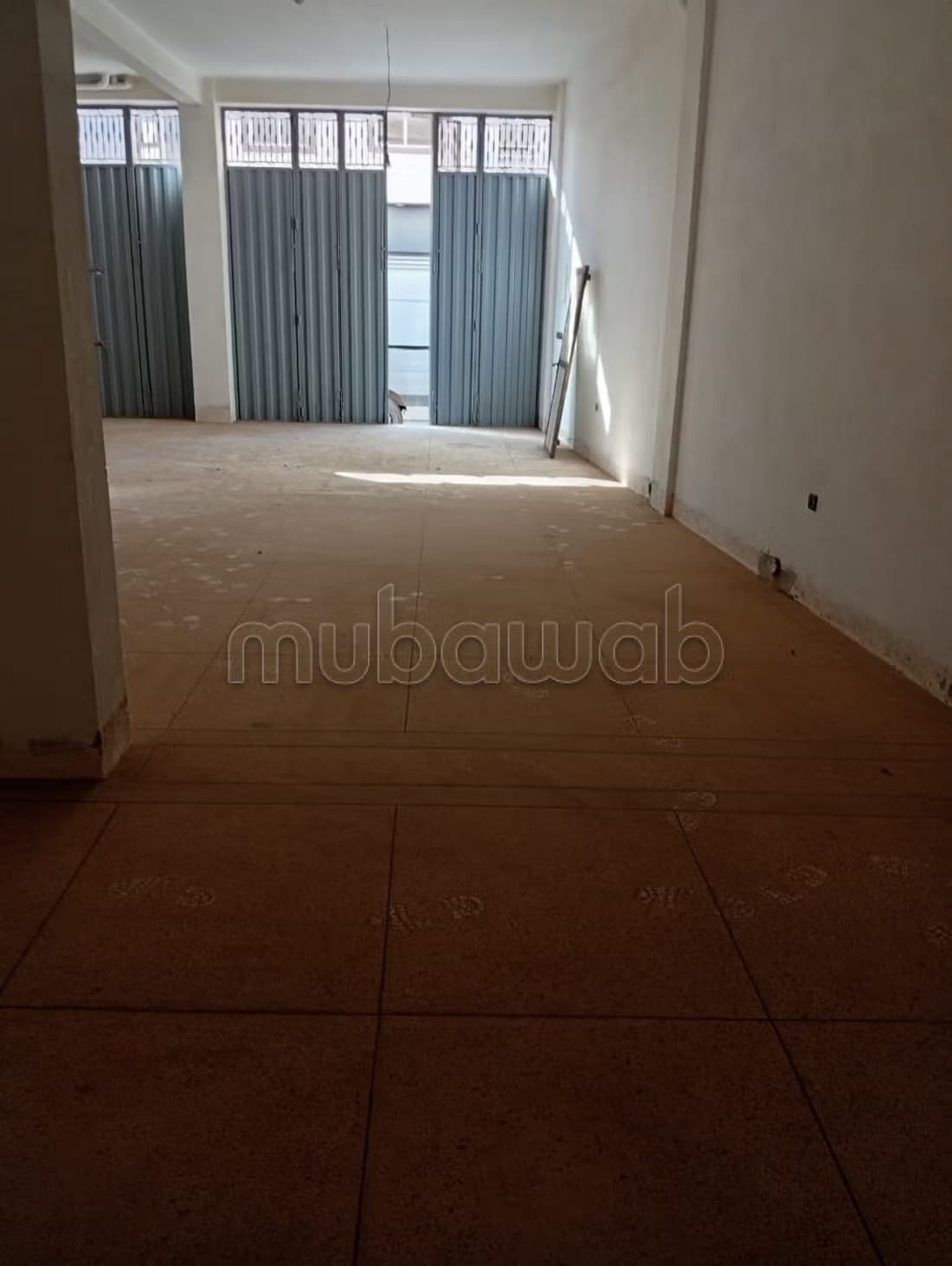 Louez le local idéal à Hay Mohammadi. Surface de 150 m²