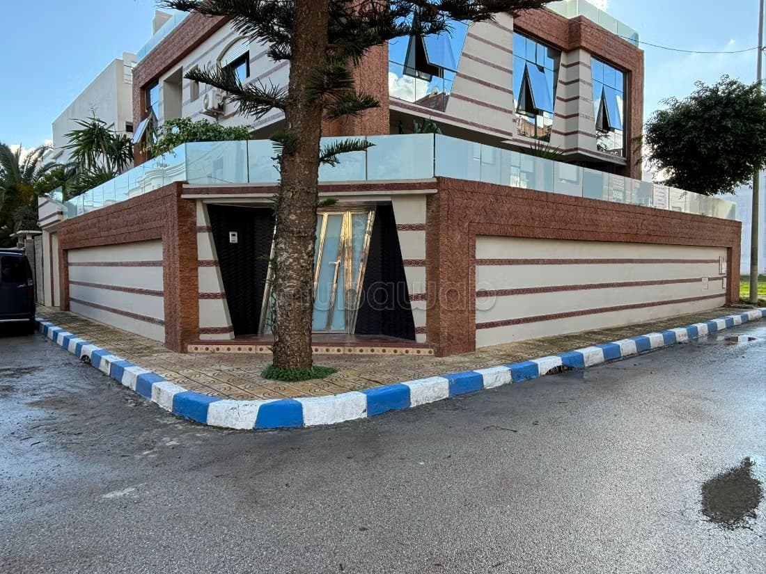 Somptueuse villa à vendre à Ain melloul. Superficie 253 m²...