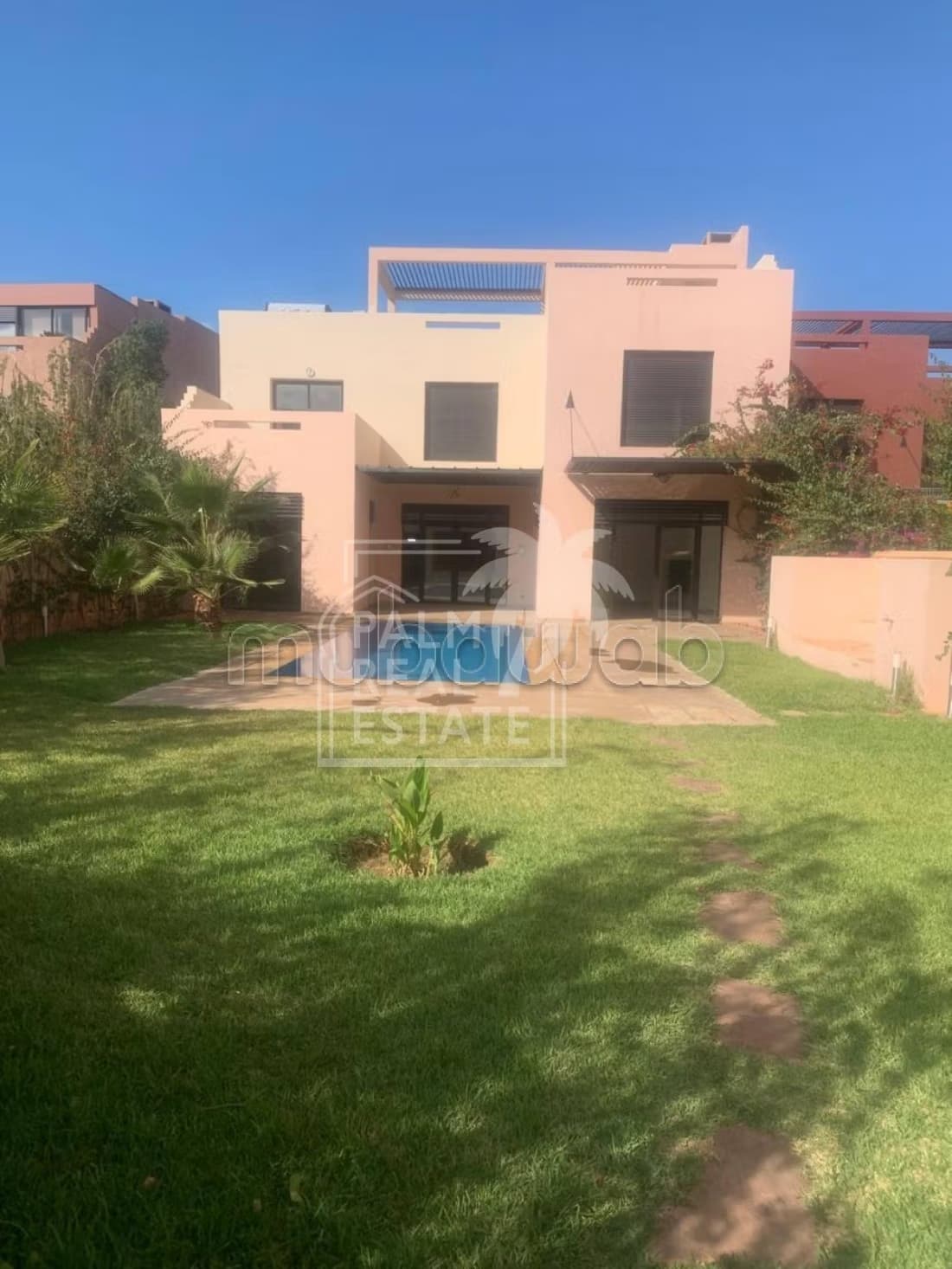 Top affaire Vente villa située a maaden complexe sécurisé...