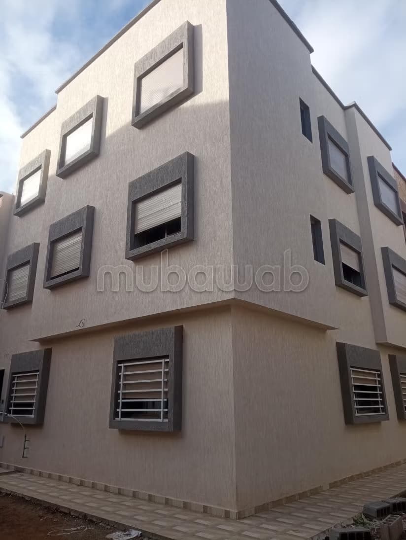 Superbe appartement à vendre à Bir Rami Est. 3 chambres. Sal...