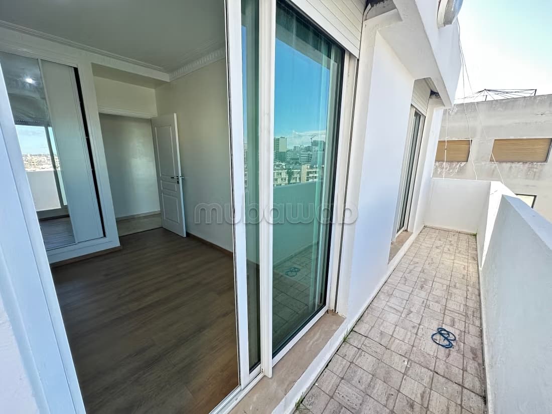 Très beau duplex à la location VIDE en face de lycée Lyautey