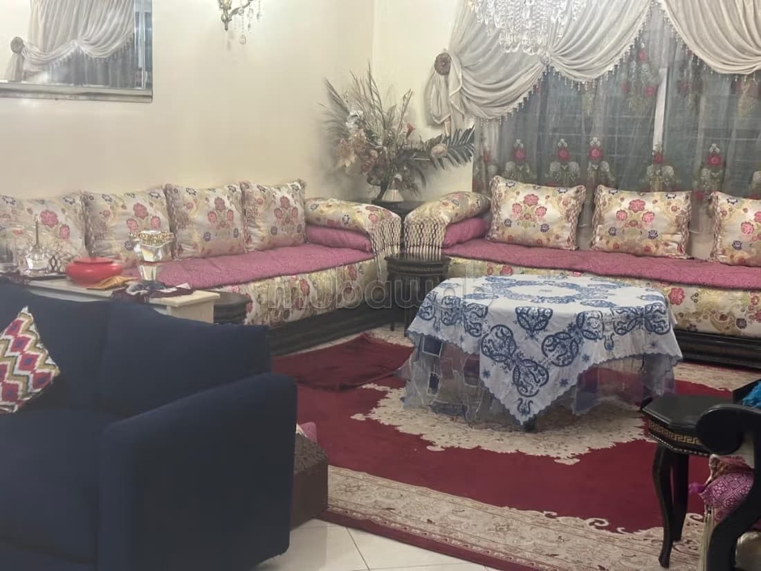 Appartement à vendre à Hay Al Azhar. Surface totale 123 m²...