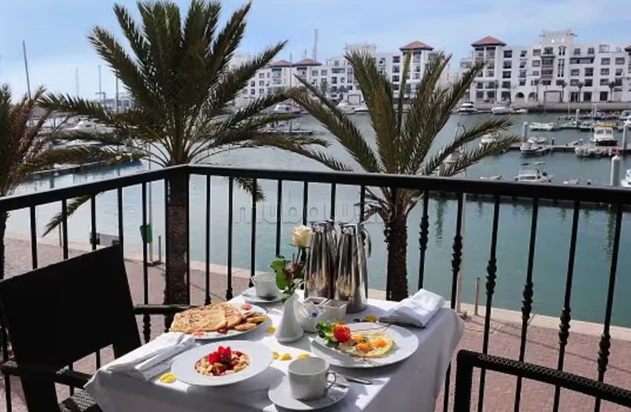 Appartement en location à Secteur Touristique. 3 chambres ag...