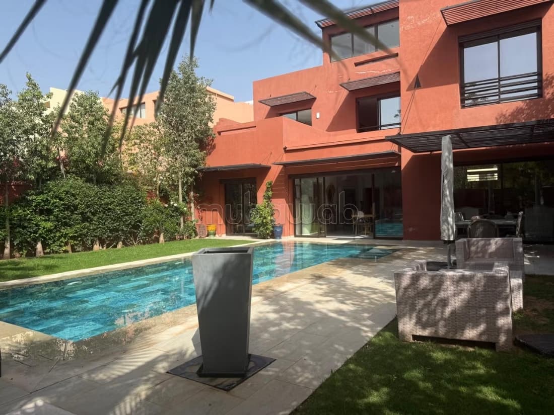 Almaaden: Villa Riad à louer MEUBLÉE, 4Ch, Piscine chauffée...
