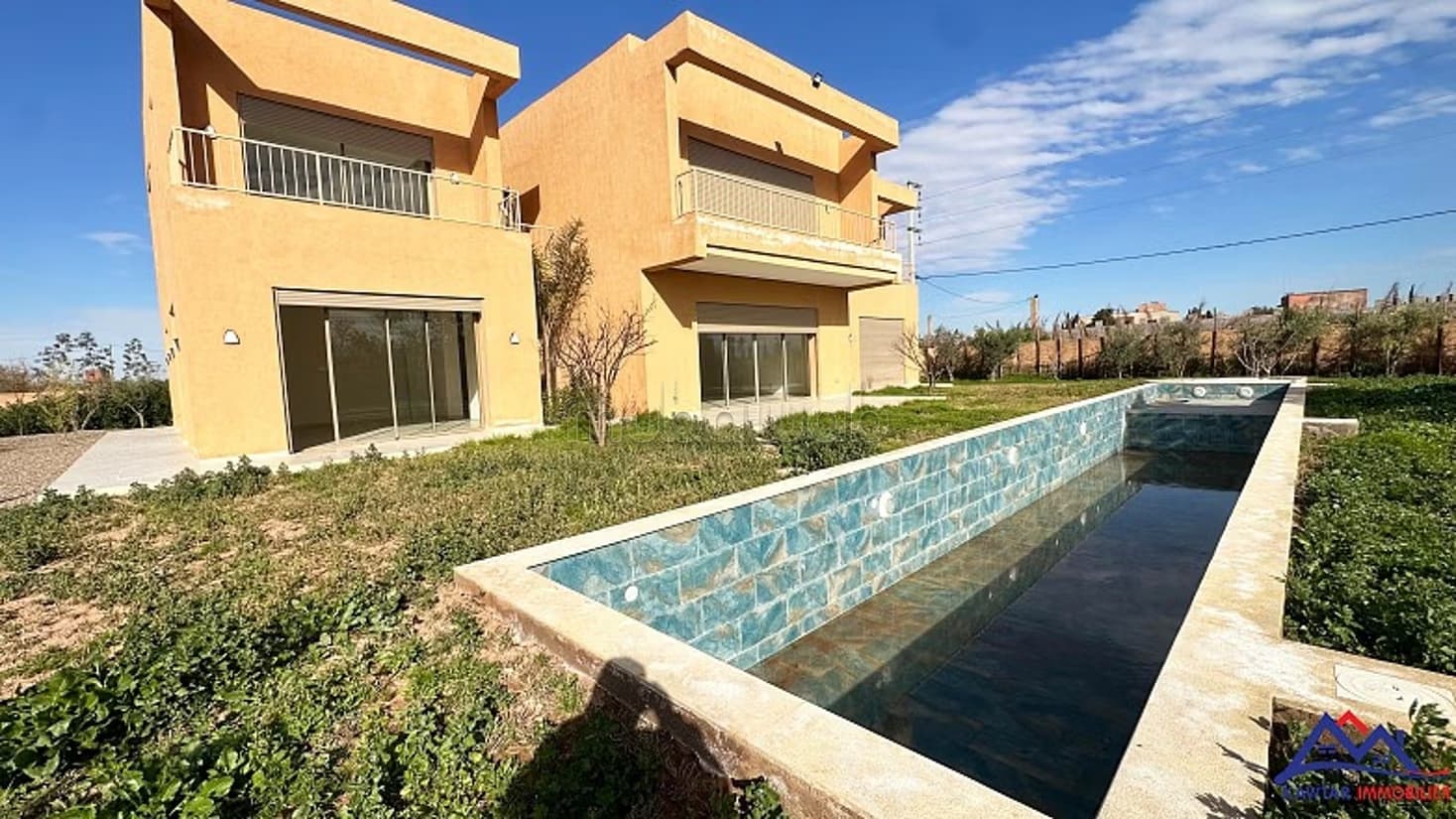 Villa neuve à vendre – Route de Fès