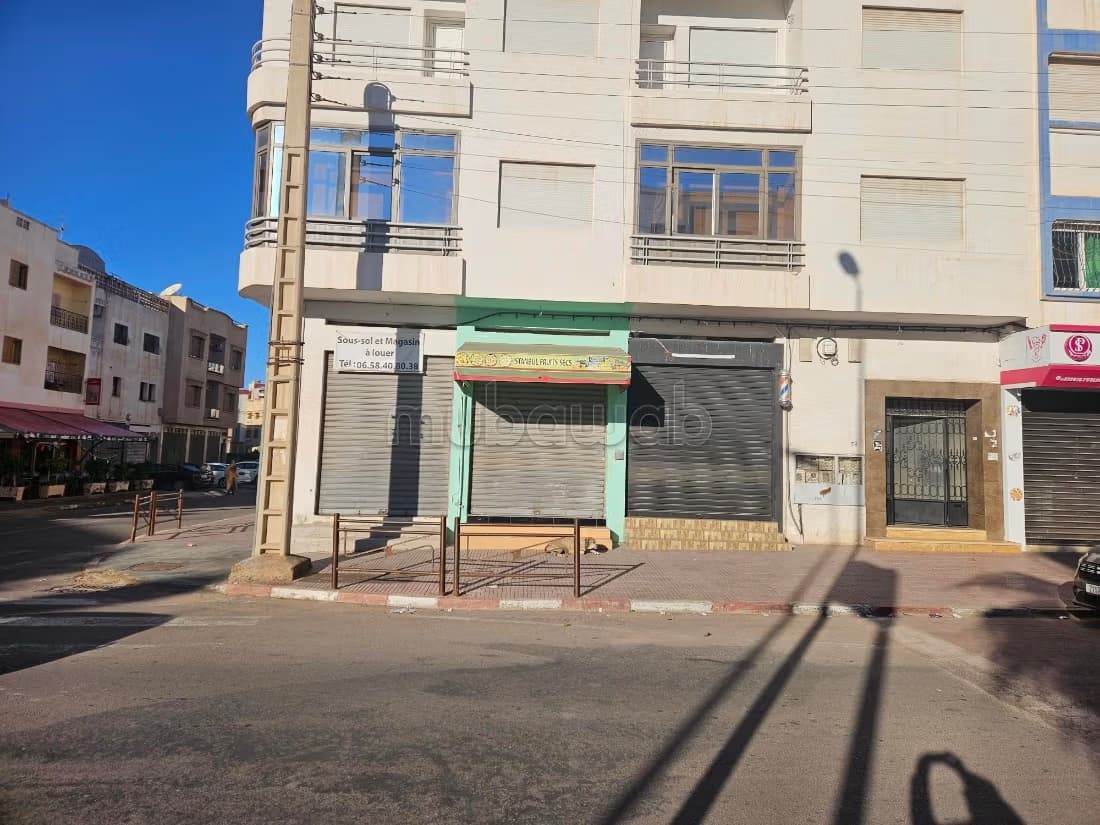 Magasin à louer très bien situé à hay Salam