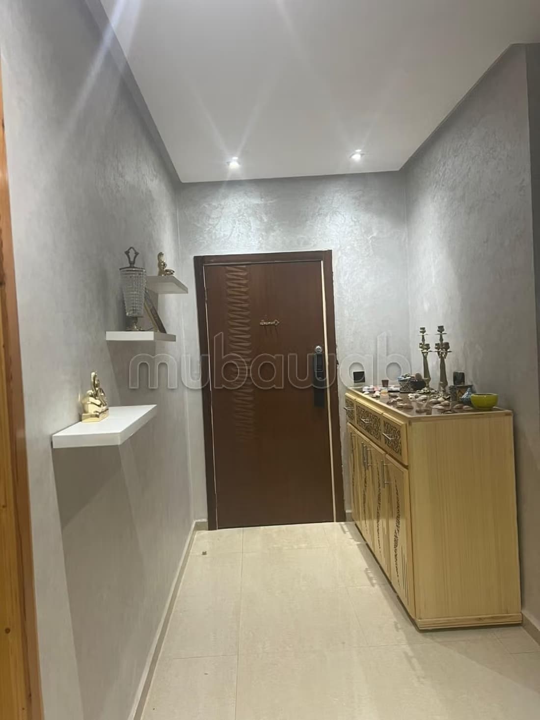 Superbe appartement à louer à Branes 1. Superficie 88 m². ...