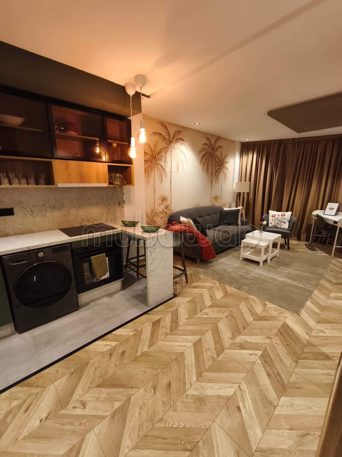 Studio neuf meublé bien situé