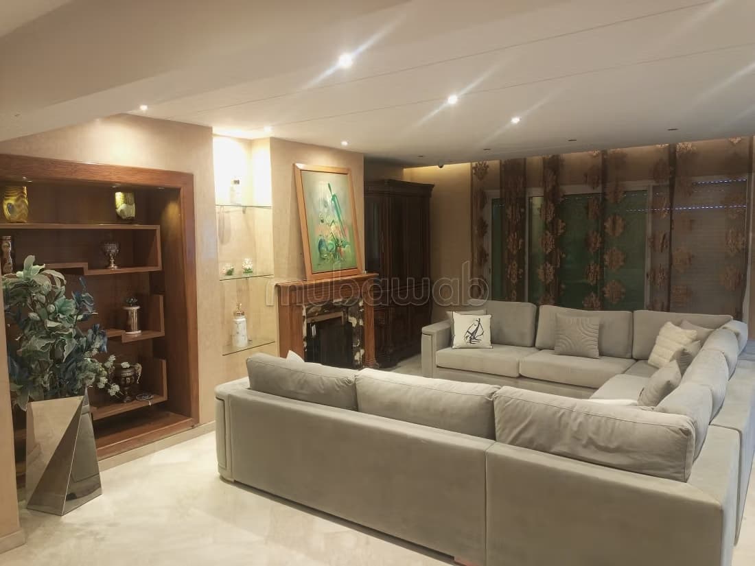 Bel appartement en location à Racine. 4 grandes pièces. Meub...