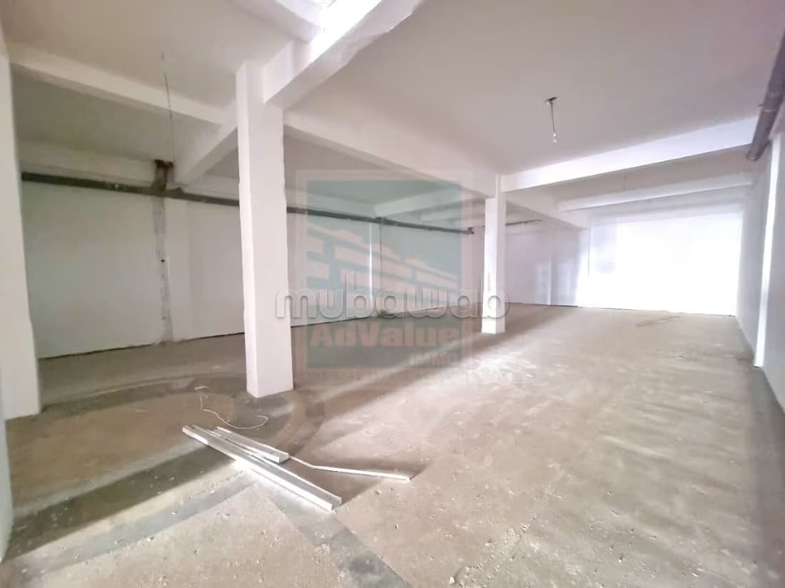 DV. 875: local commercial à vendre à Beauséjour
