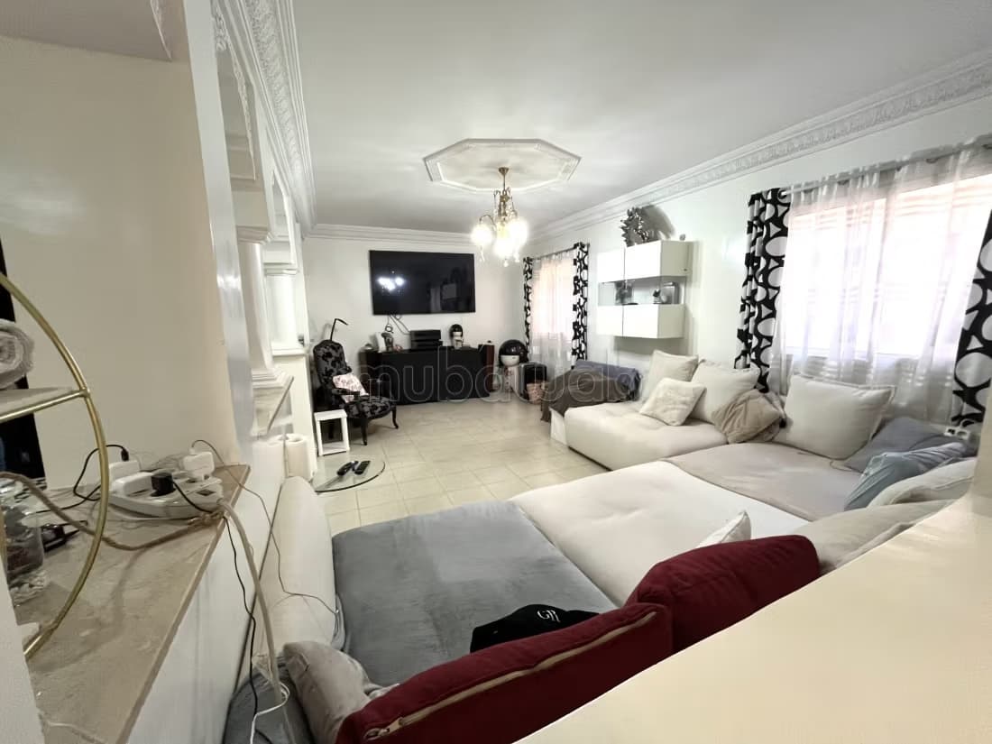 Marrakech – Secteur Targa, Villa entièrement rénovée 6 suite...